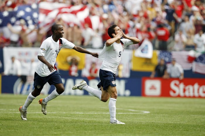 2007-0624-Benny-Feilhaber-DaMarcus-Beasley-075246326.jpg